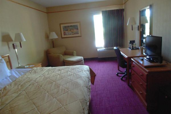 AMERICAN INN AND SUITES (Nellsville)